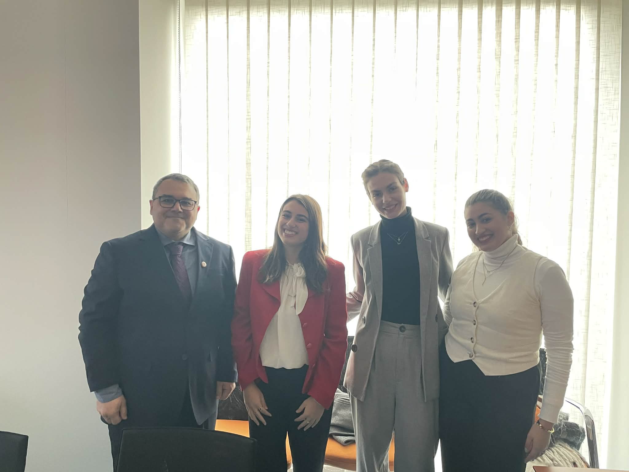 459398c4 1558 4824 98b1 fa8950535fa2